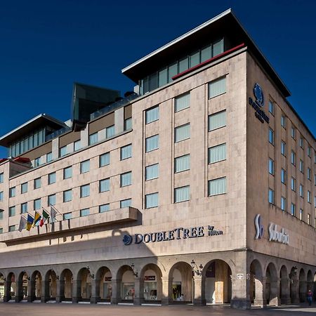 Hilton Doubletree Guadalajara Centro Historico Hotel Екстериор снимка